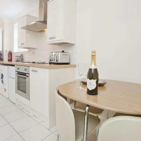 Saint Lawrence Apartments- Close To City Centre With Free Parking Йорк