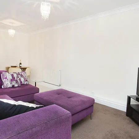 Saint Lawrence Apartments- Close To City Centre With Free Parking *