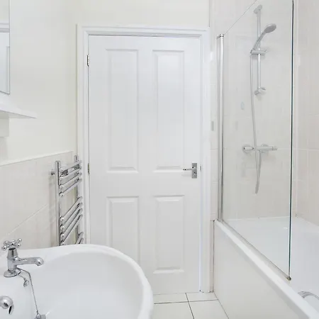 Saint Lawrence Apartments- Close To City Centre With Free Parking Lägenhet *
